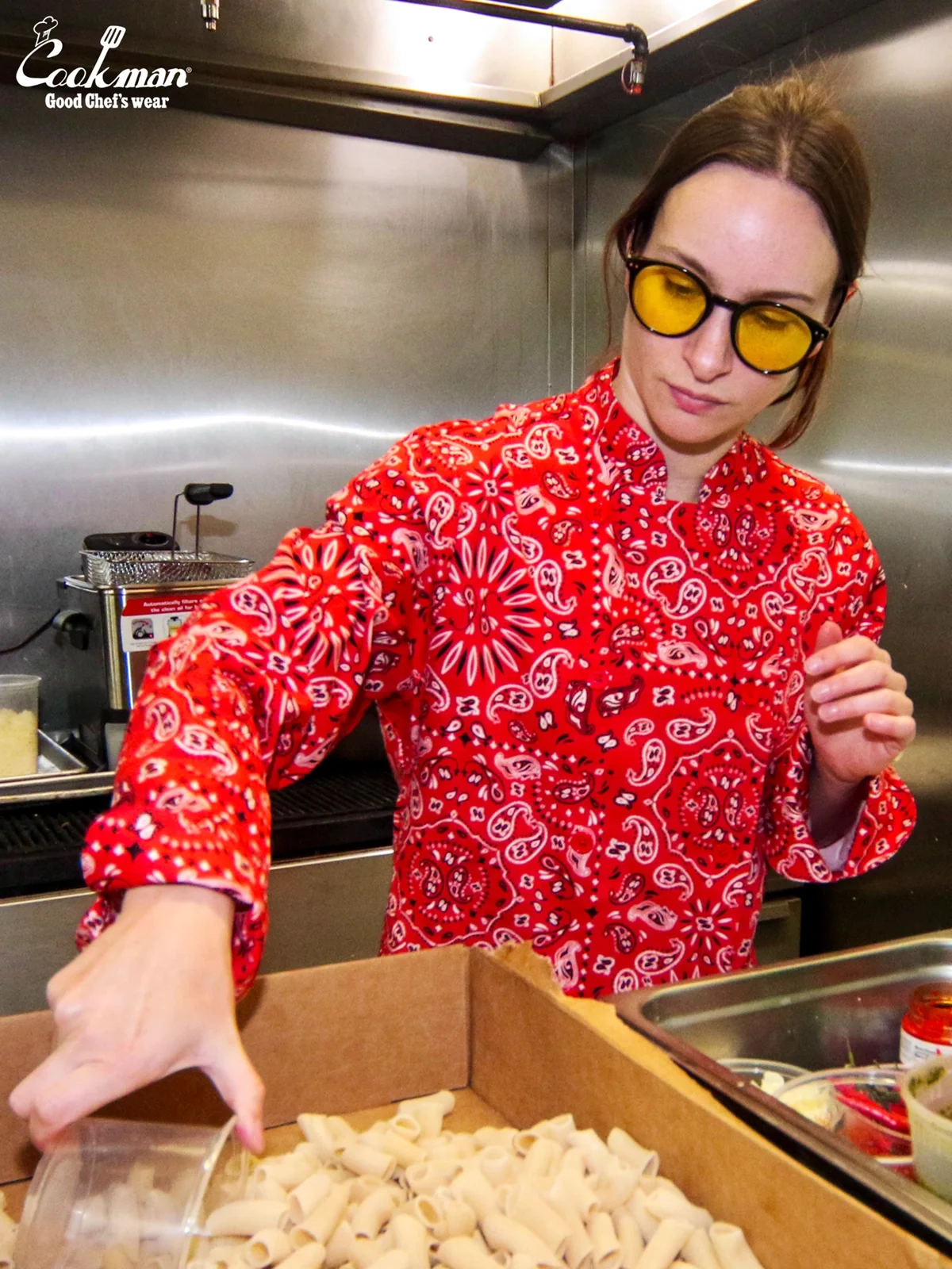 �����ե����� Chef Coat Long Sleeve Vented Paisley Red