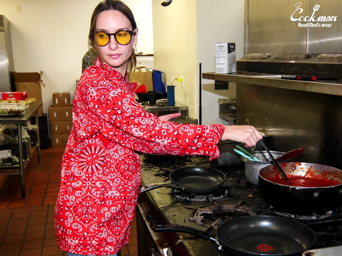 �����ե����� Chef Coat Long Sleeve Vented Paisley Red
