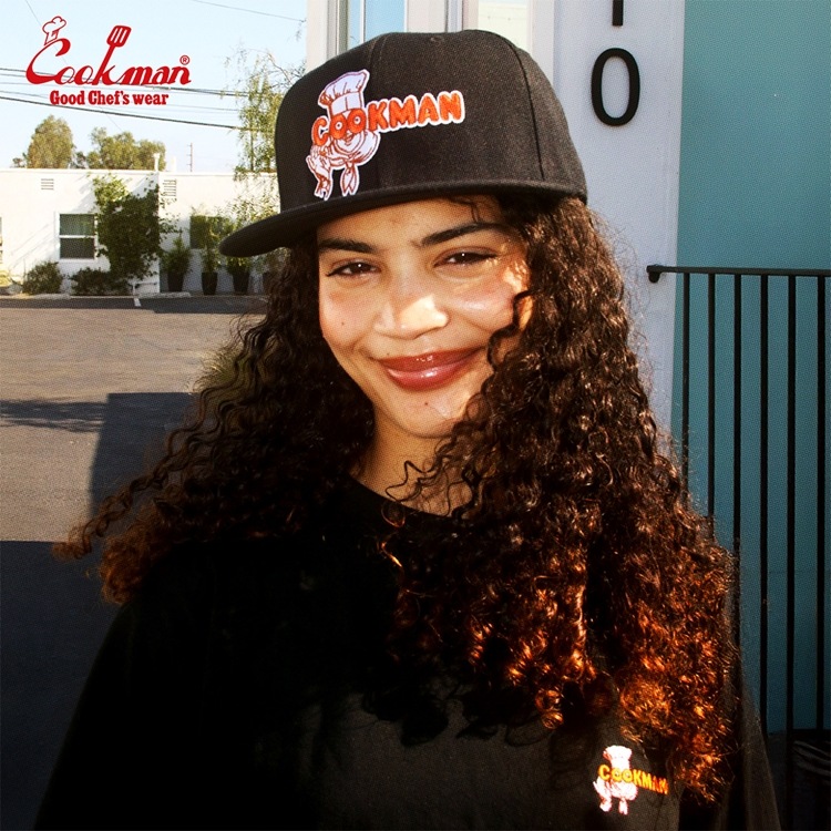 Embroidery T����� Restaurant