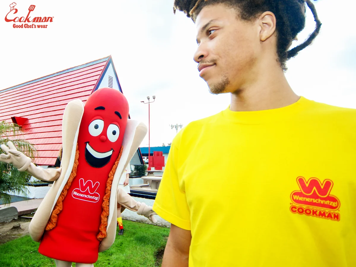 T����� Wienerschnitzel Logo