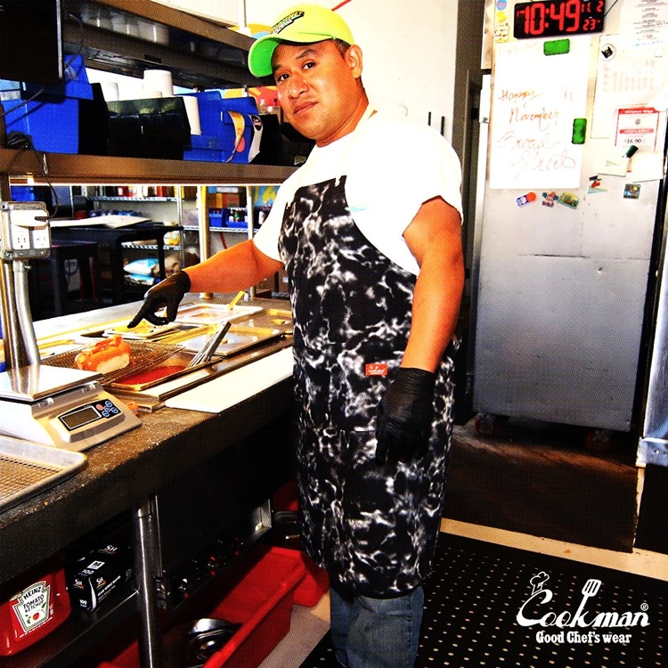 �磻�ɥݥ��åȥ��ץ��� Wide Pocket Apron Marble Black