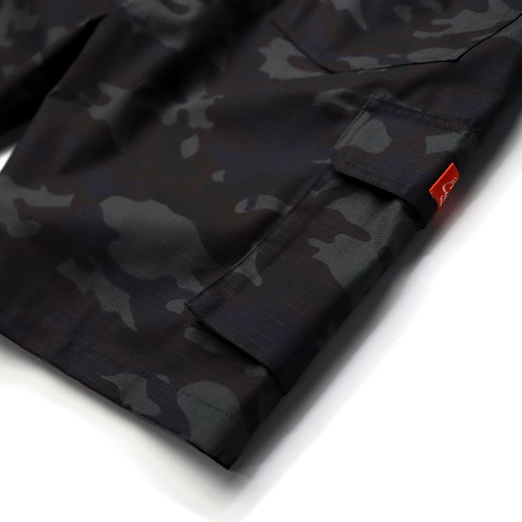 եѥ Chef Pants Short Cargo Ripstop Woodland Camo Black