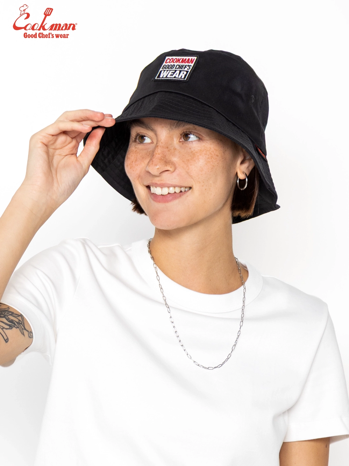�Х��åȥϥå� Bucket Hat Vision Logo Black