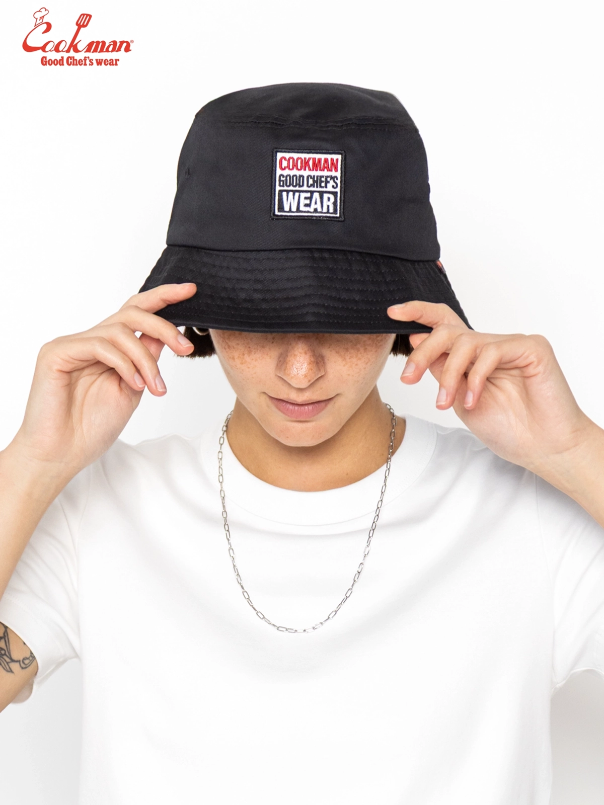 �Х��åȥϥå� Bucket Hat Vision Logo Black