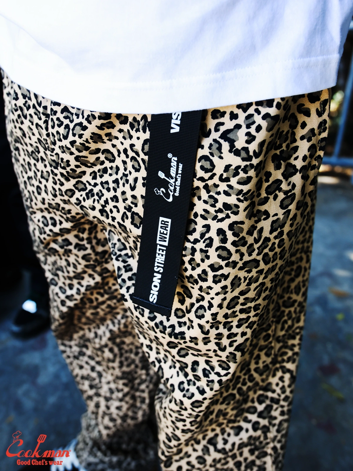 �����եѥ�� Chef Pants Semiwide Black Belt Vision Leopard Beige