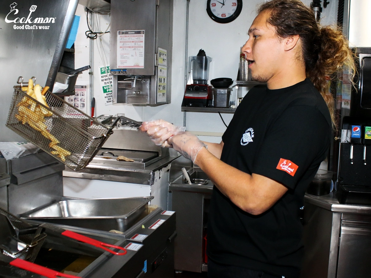 T����� FATBURGER First Location
