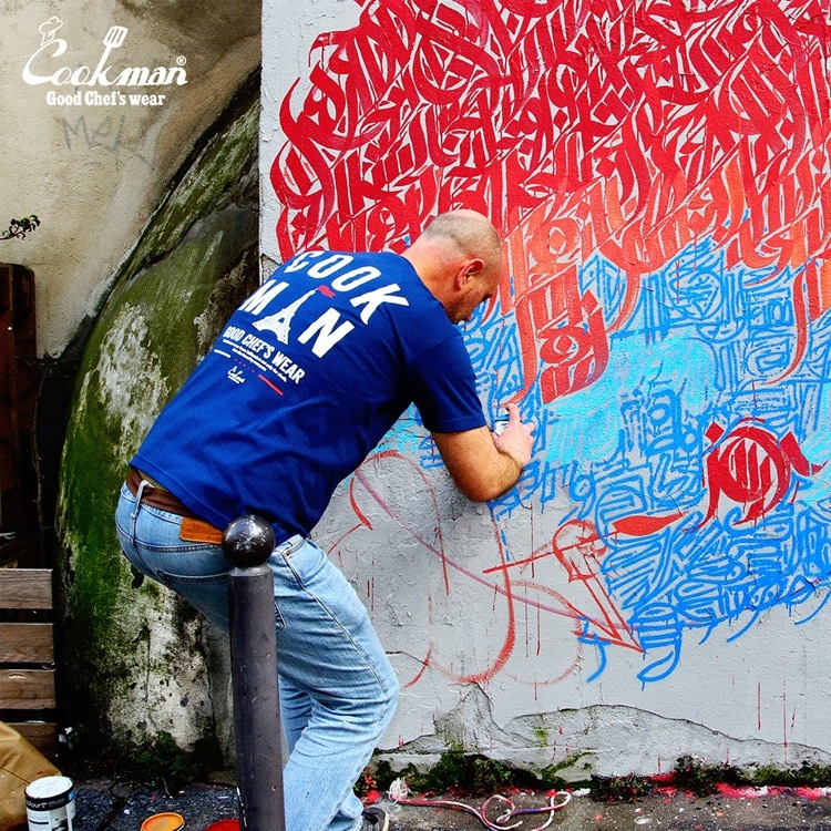 T����� Eiffel Tower