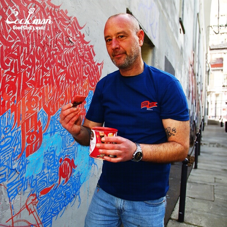 T����� Eiffel Tower