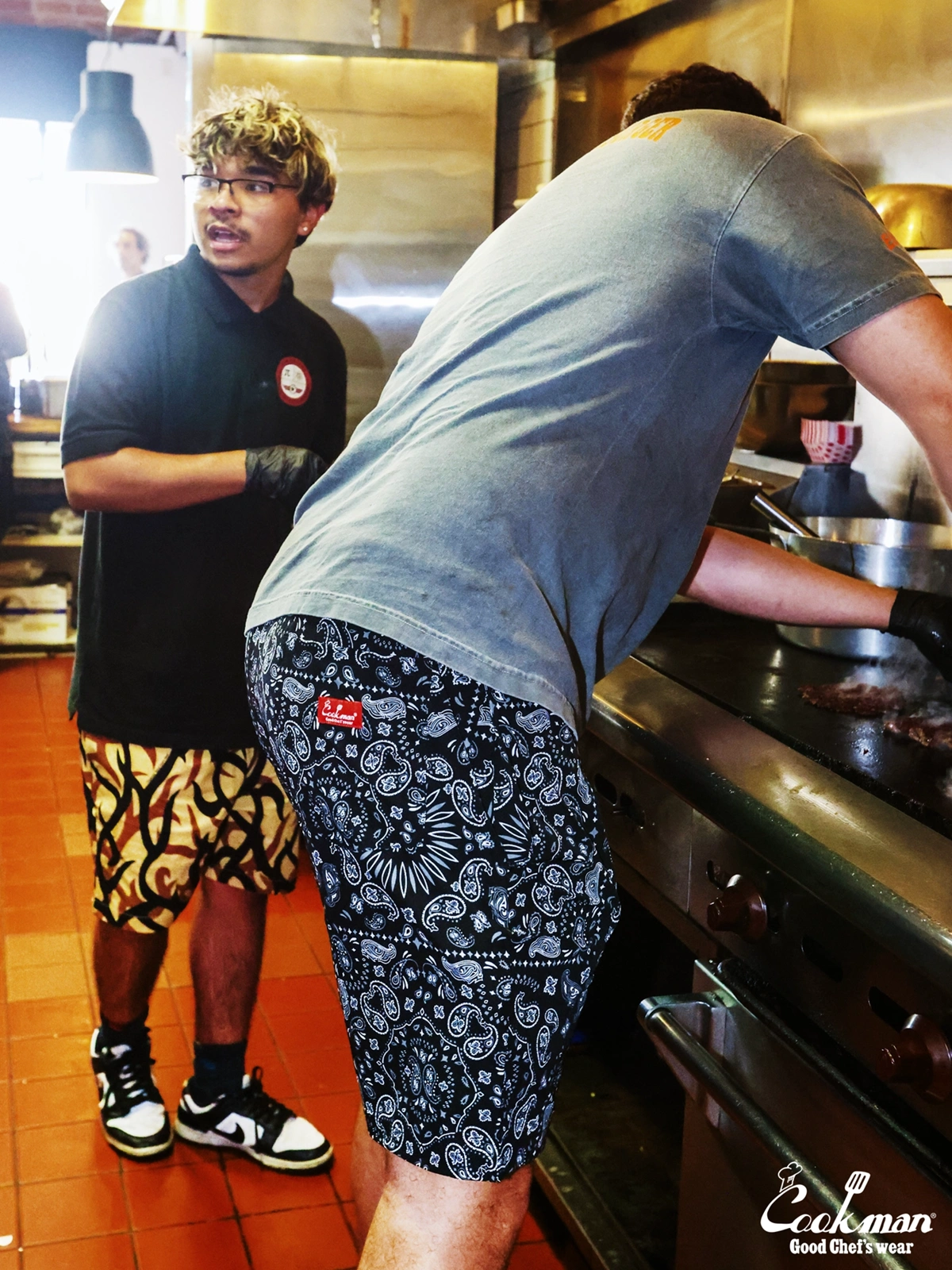 �����եѥ�� Chef Pants Short Light Paisley Black