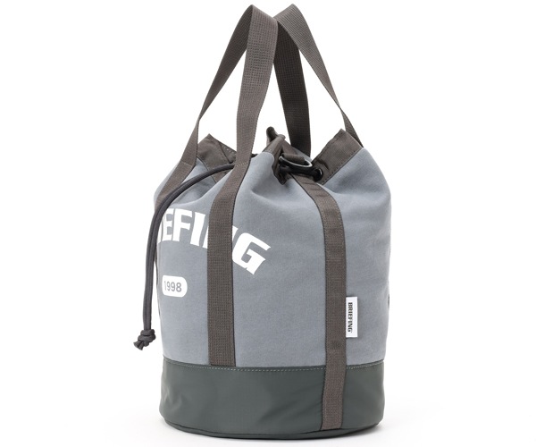 �����٤�Υ٥�ƥ��ա� �֥꡼�ե��� BRIEFING �ɥ������ȥ�󥰥ݡ��� COLLEGE DRAWSTRING POUCH �ʥ��顼�����졼�� BRA243L28