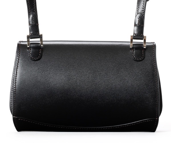 �����٤�Υ٥�ƥ��ա� �磻��ɥ���� ���ɥ�ץ륢�å� ��ȥ� ���������Хå� �ʥ��顼���֥�å��� SADDLE PULL UP RETRA WILD SWANS