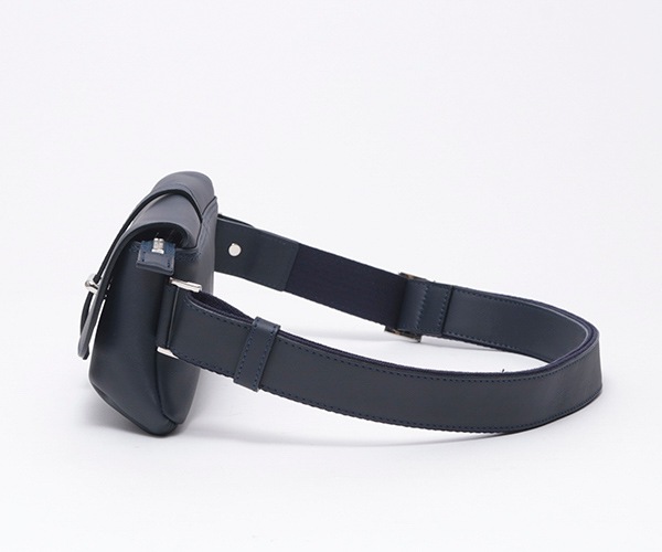 ワイルドスワンズ SVELTO 黒 モンパルナス 未使用級 バッグ WILDSWANS 美品 ワイルドスワンズ ショルダーバッグ SVELTO