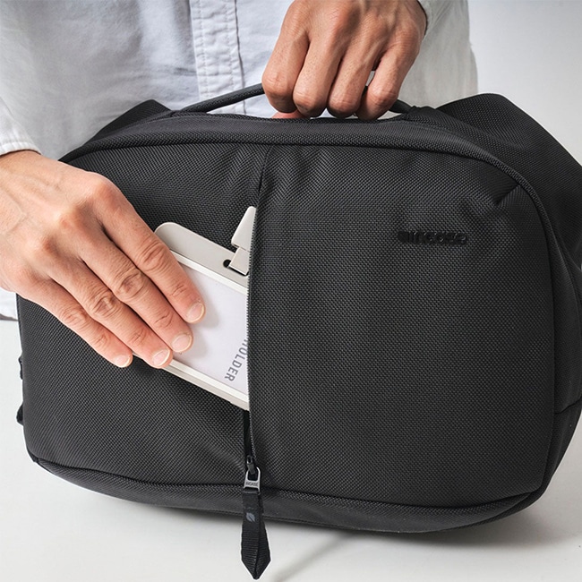 選べるノベルティ付】Incase インケース Tracks Sling 7L