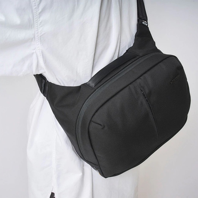INCASE Tracks Sling 7ℓ ★試着のみ★ インケース スリング Incase（インケース）公式通販 トラックススリング(Tracks Sling