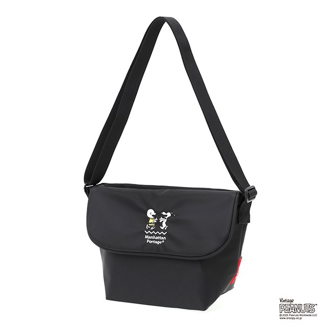 �����٤�Υ٥�ƥ��ա�Manhattan Portage �ޥ�ϥå���ݡ��ơ��� PEANUTS 2025 ��å��󥸥㡼�Хå� �ʥ��顼���֥�å��� MP1603BPDMGNTPNS25