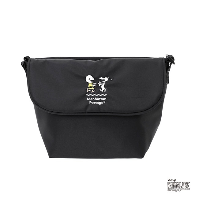 �����٤�Υ٥�ƥ��ա�Manhattan Portage �ޥ�ϥå���ݡ��ơ��� PEANUTS 2025 ��å��󥸥㡼�Хå� �ʥ��顼���֥�å��� MP1603BPDMGNTPNS25