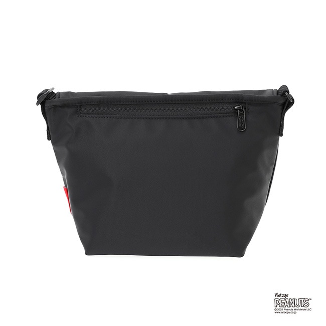 �����٤�Υ٥�ƥ��ա�Manhattan Portage �ޥ�ϥå���ݡ��ơ��� PEANUTS 2025 ��å��󥸥㡼�Хå� �ʥ��顼���֥�å��� MP1603BPDMGNTPNS25