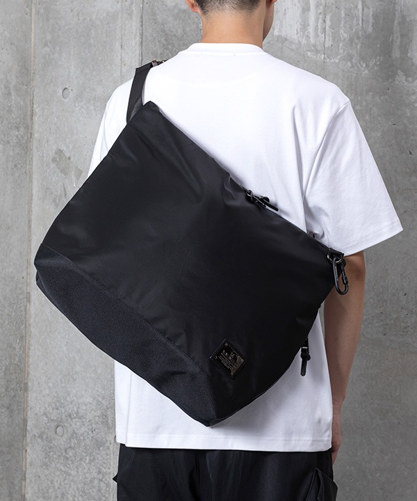 �����٤�Υ٥�ƥ��ա� MAKAVELIC �ޥ���٥�å� URBAN MESSENGER BAG SIERRA EDITION ��å��󥸥㡼�Хå� �ʥ��顼���֥�å��� 3126-10505