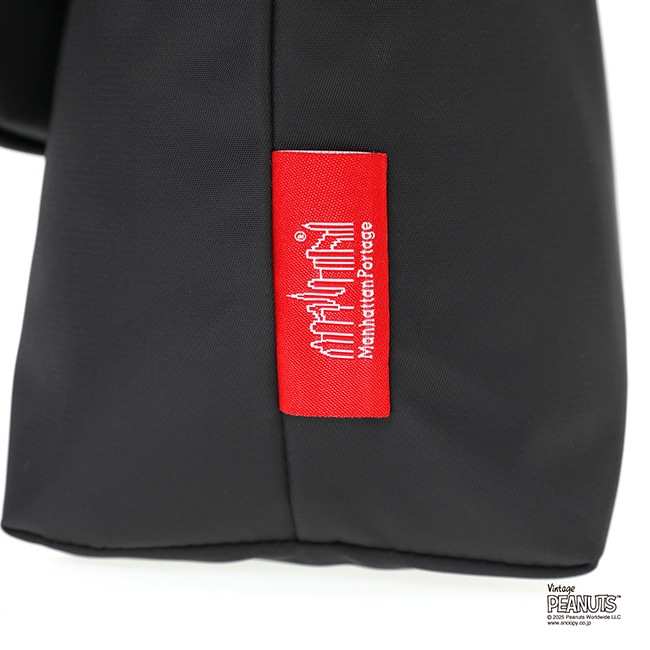 �����٤�Υ٥�ƥ��ա�Manhattan Portage �ޥ�ϥå���ݡ��ơ��� PEANUTS 2025 ��å��󥸥㡼�Хå� �ʥ��顼���֥�å��� MP1605JRSBPDMGNTPNS25
