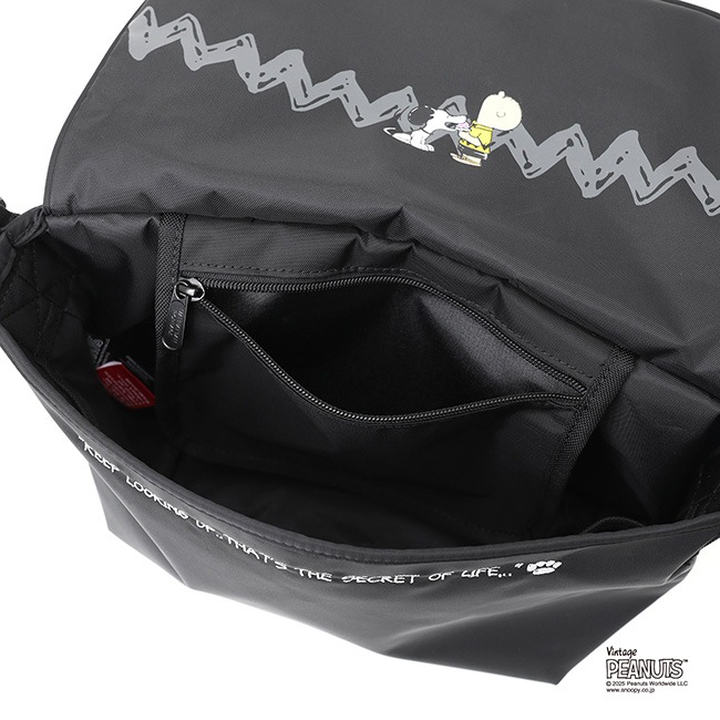 �����٤�Υ٥�ƥ��ա�Manhattan Portage �ޥ�ϥå���ݡ��ơ��� PEANUTS 2025 ��å��󥸥㡼�Хå� �ʥ��顼���֥�å��� MP1605JRSBPDMGNTPNS25