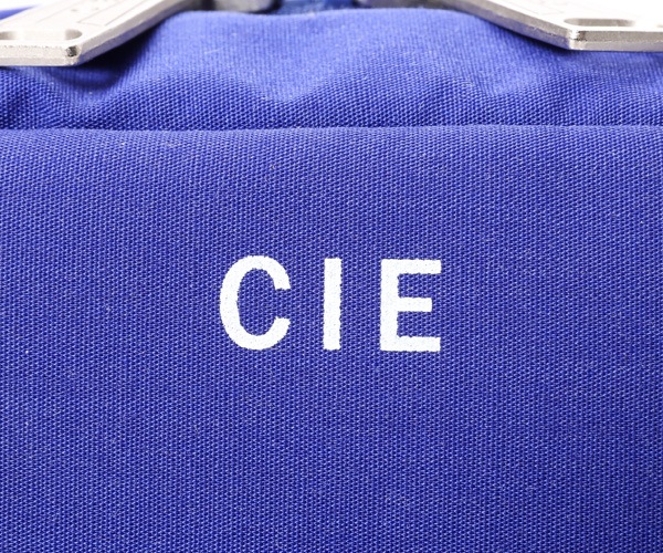 �����٤�Υ٥�ƥ��ա� CIE ���� �ƥ���� �ܥȥ륷������ �ʥ��顼���֥롼�� 042503