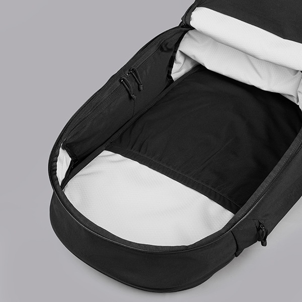 選べるノベルティ付】 ALPAKA アルパカ TRAVERSE BACKPACK 38L バック