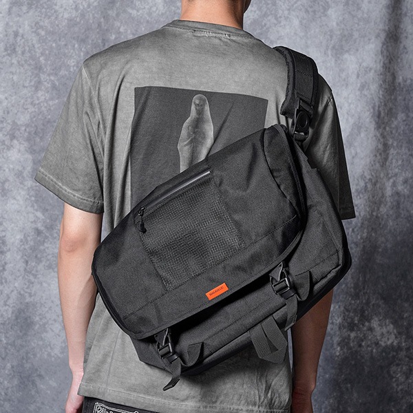 �����٤�Υ٥�ƥ��ա� MAKAVELIC �ޥ���٥�å� CHASE SIGNAL MESSENGER BAG ��å��󥸥㡼�Хå� �ʥ��顼���֥�å��� 3125-10517