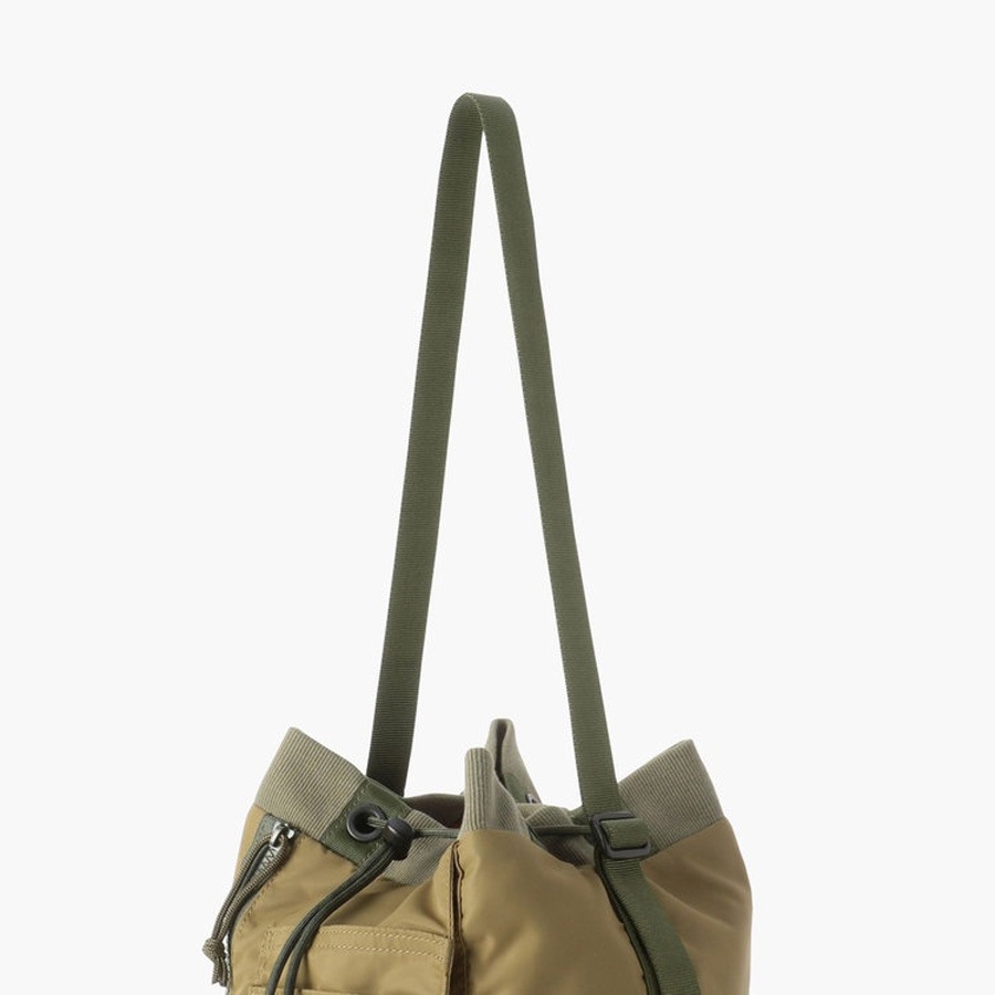�����٤�Υ٥�ƥ��աۥ֥꡼�ե��� BRIEFING �ɥ������ȥ�󥰥������� L DRAWSTRING SHOULDER L �ʥ��顼���֥�å��� BRA253L54