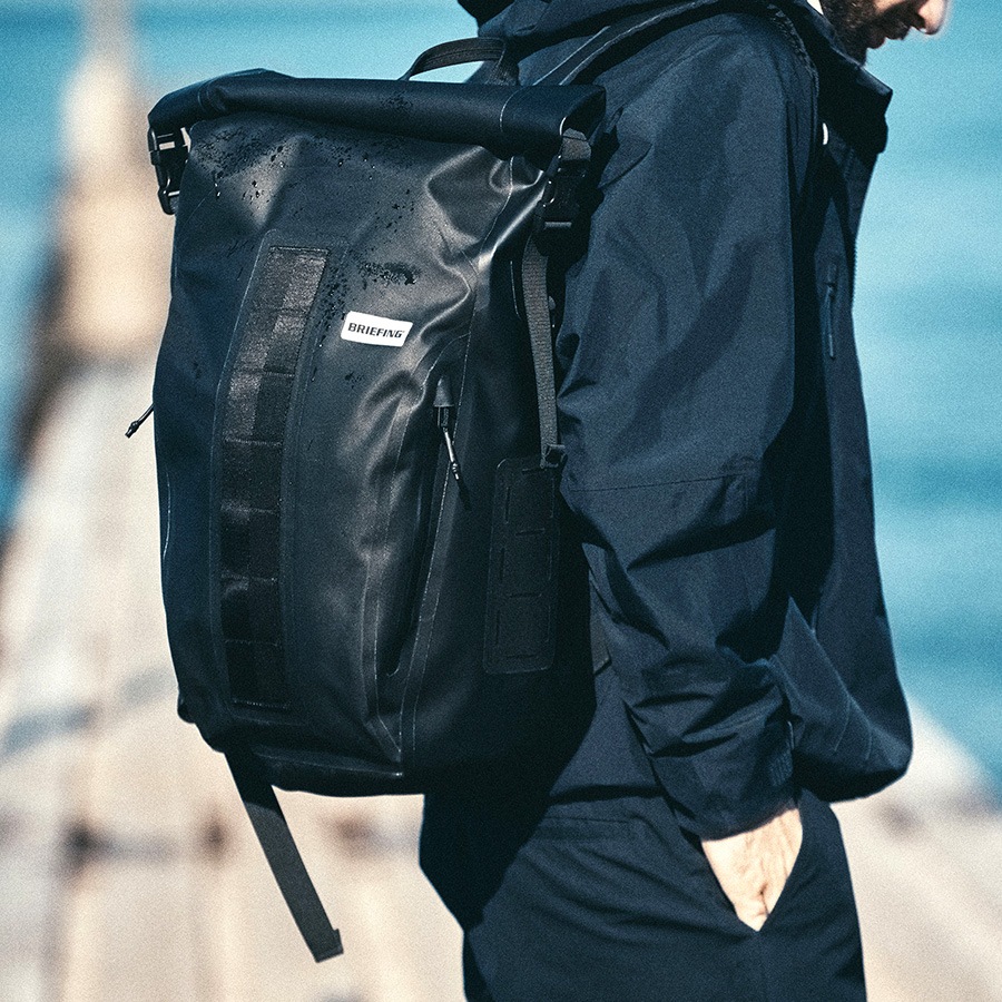 �����٤�Υ٥�ƥ��ա� �֥꡼�ե��� BRIEFING �Хå��ѥå� RAINTO PACK �ʥ��顼���֥�å��� BRA241P66