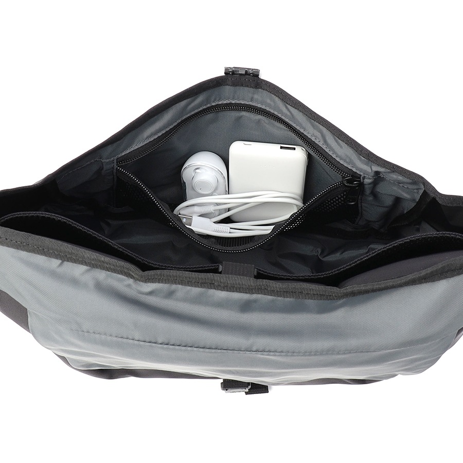 �����٤�Υ٥�ƥ��ա� �֥꡼�ե��� BRIEFING ��å��󥸥㡼�Хå� S MFC MESSENGER S WR �ʥ��顼���֥�å��� BRA243L02