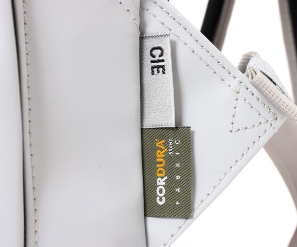 �����٤�Υ٥�ƥ��ա� CIE ���� ����å�3 �Хå��ѥå� �ʥ��顼���饤�ȥ��졼�� 032050