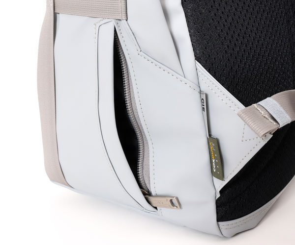 �����٤�Υ٥�ƥ��ա� CIE ���� ����å�3 �Хå��ѥå� �ʥ��顼���饤�ȥ��졼�� 032050