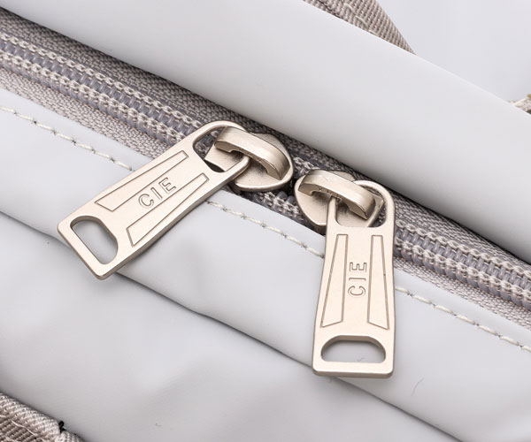 �����٤�Υ٥�ƥ��ա� CIE ���� ����å�3 �Хå��ѥå� �ʥ��顼���饤�ȥ��졼�� 032050