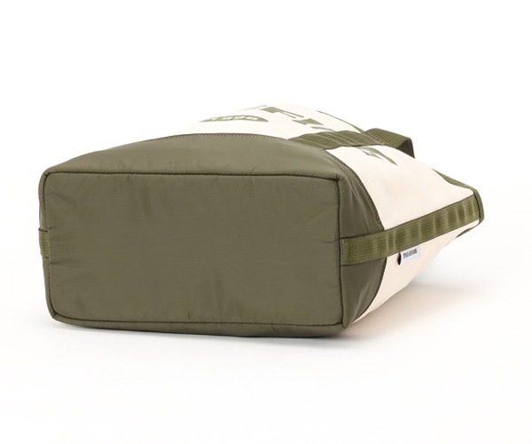 �����٤�Υ٥�ƥ��ա� �֥꡼�ե��� BRIEFING �ȡ��ȥХå� S COLLEGE TOTE S �ʥ��顼�����꡼��� BRA243T26