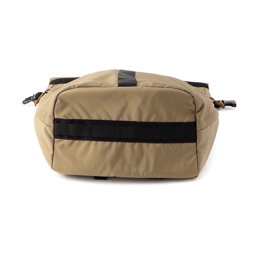 �����٤�Υ٥�ƥ��ա� �֥꡼�ե��� BRIEFING �Хå��ѥå� NEO TRAVELER �ʥ��顼���֥�å��� BRA241P23