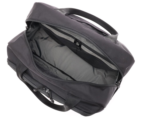 �����٤�Υ٥�ƥ��ա� �֥꡼�ե��� BRIEFING �ܥ��ȥ�Хå� OVAL BOSTON �ʥ��顼���֥�å��� BRA233N17