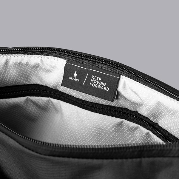 �����٤�Υ٥�ƥ��ա� ALPAKA ����ѥ� FLIGHT SATCHEL 11L ����󥰥Хå� �ʥ��顼���֥�å��� 4246