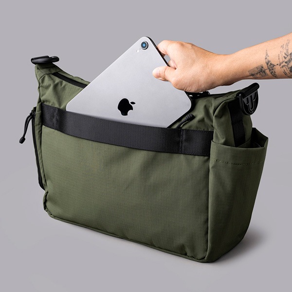 �����٤�Υ٥�ƥ��ա� ALPAKA ����ѥ� FLIGHT SATCHEL 11L ����󥰥Хå� �ʥ��顼�����꡼��� 4246