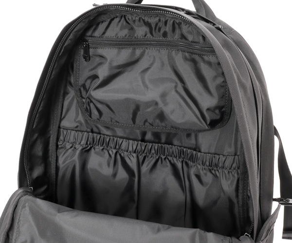 �����٤�Υ٥�ƥ��ա� NEW ERA �˥塼���� ����ꥢ�ѥå� 35L �ץ��ȥ��� �֥�å��ߥۥ磻�� �ʥ��顼���֥�å��� 14521347