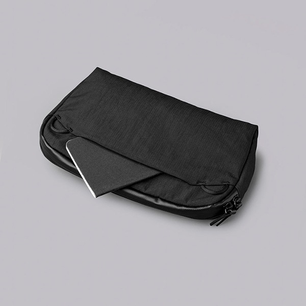 �����٤�Υ٥�ƥ��ա� ALPAKA ����ѥ� FLIGHT SLING 2L AXOFLUX ����󥰥Хå� �ʥ��顼���֥�å�N�� 4129