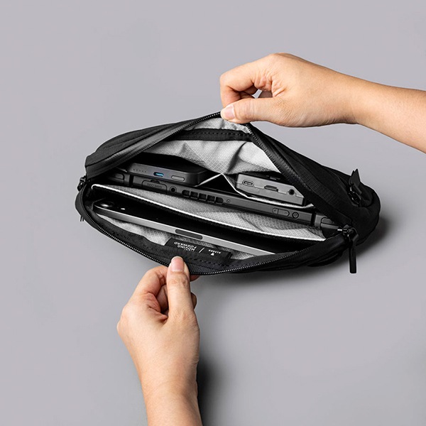 �����٤�Υ٥�ƥ��ա� ALPAKA ����ѥ� FLIGHT SLING 2L AXOFLUX ����󥰥Хå� �ʥ��顼���֥�å�N�� 4129