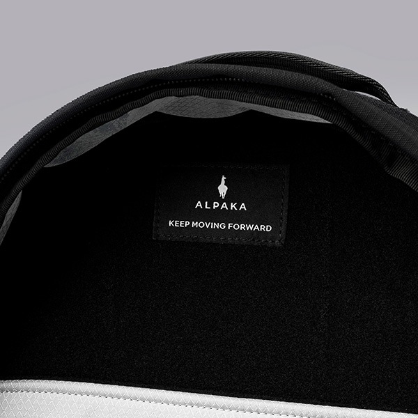 �����٤�Υ٥�ƥ��ա� ALPAKA ����ѥ� METRO BACKPACK 12L �Хå��ѥå� �ʥ��顼���֥�å�N�� 4270