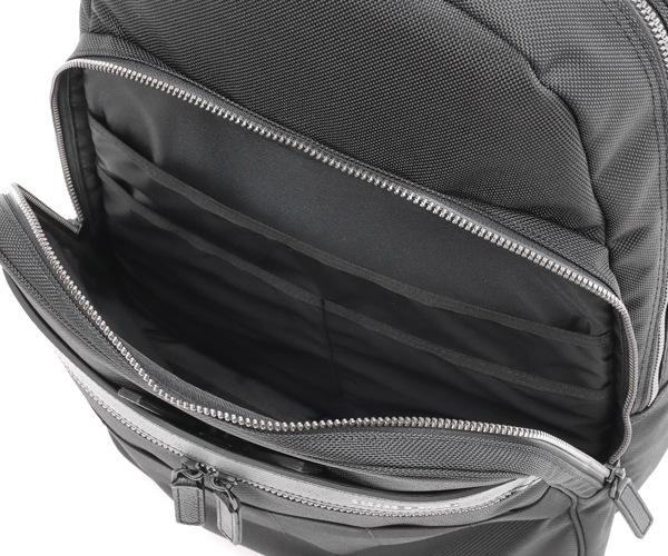 �����٤�Υ٥�ƥ��ա� �֥꡼�ե��� BRIEFING �Хå��ѥå� FUSION URBAN PACK �ʥ��顼���֥�å��� BRA223P08