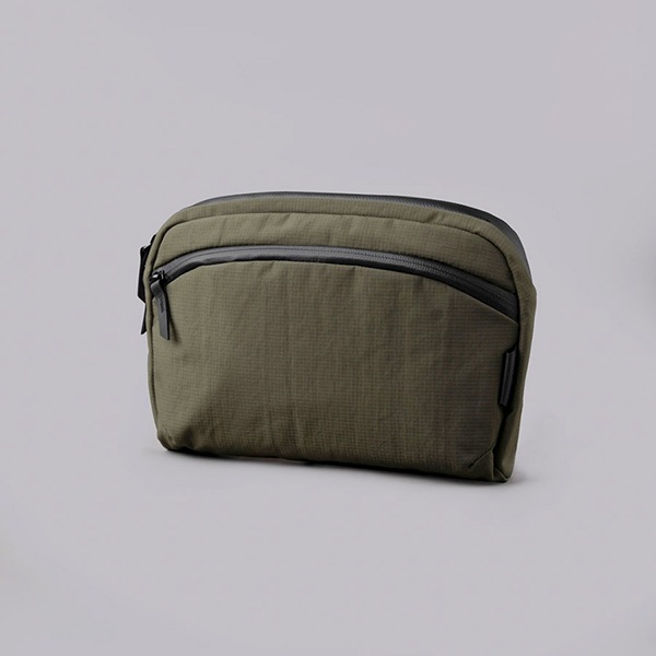 �����٤�Υ٥�ƥ��ա� ALPAKA ����ѥ� FLIGHT SLING 2L AXOFLUX ����󥰥Хå� �ʥ��顼�����꡼��N�ߥ��졼�� 4129
