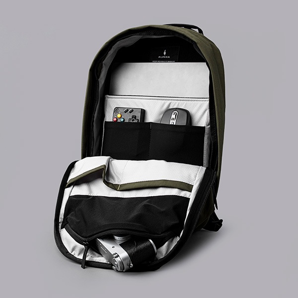 �����٤�Υ٥�ƥ��ա� ALPAKA ����ѥ� METRO BACKPACK 12L �Хå��ѥå� �ʥ��顼�����꡼��N�� 4270
