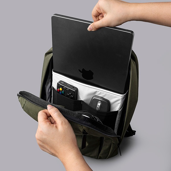 �����٤�Υ٥�ƥ��ա� ALPAKA ����ѥ� METRO BACKPACK 12L �Хå��ѥå� �ʥ��顼�����꡼��N�� 4270