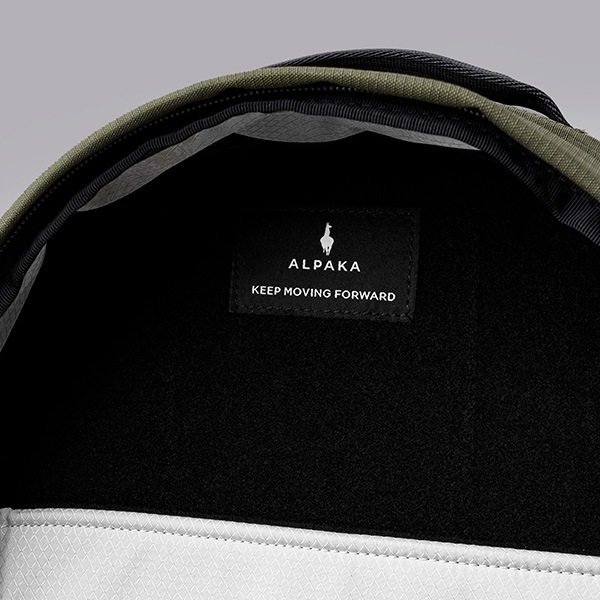 �����٤�Υ٥�ƥ��ա� ALPAKA ����ѥ� METRO BACKPACK 12L �Хå��ѥå� �ʥ��顼�����꡼��N�� 4270