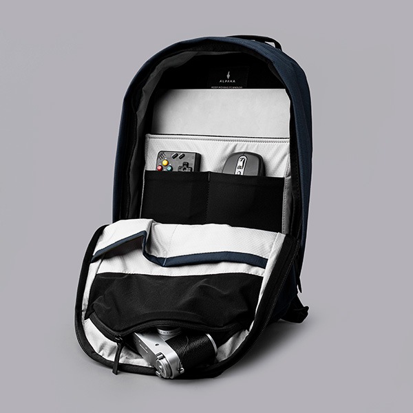 �����٤�Υ٥�ƥ��ա� ALPAKA ����ѥ� METRO BACKPACK 12L �Хå��ѥå� �ʥ��顼���ࡼ��饤�ȥ֥롼N�� 4270
