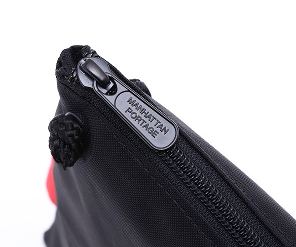 Manhattan Portage �ޥ�ϥå���ݡ��ơ��� �����å��� L�ʥ��顼���֥�å���TRIPLE ZIP POUCH