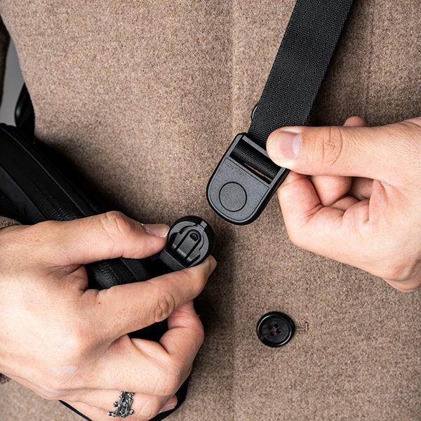 �����٤�Υ٥�ƥ��ա� ALPAKA ����ѥ� FLIGHT SLING MINI 1L ����󥰥Хå� �ʥ��顼���֥�å��� 4200
